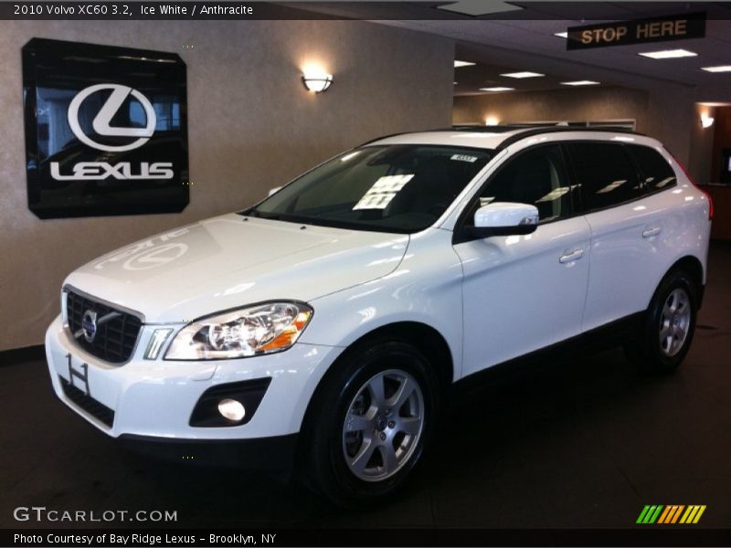 Ice White / Anthracite 2010 Volvo XC60 3.2