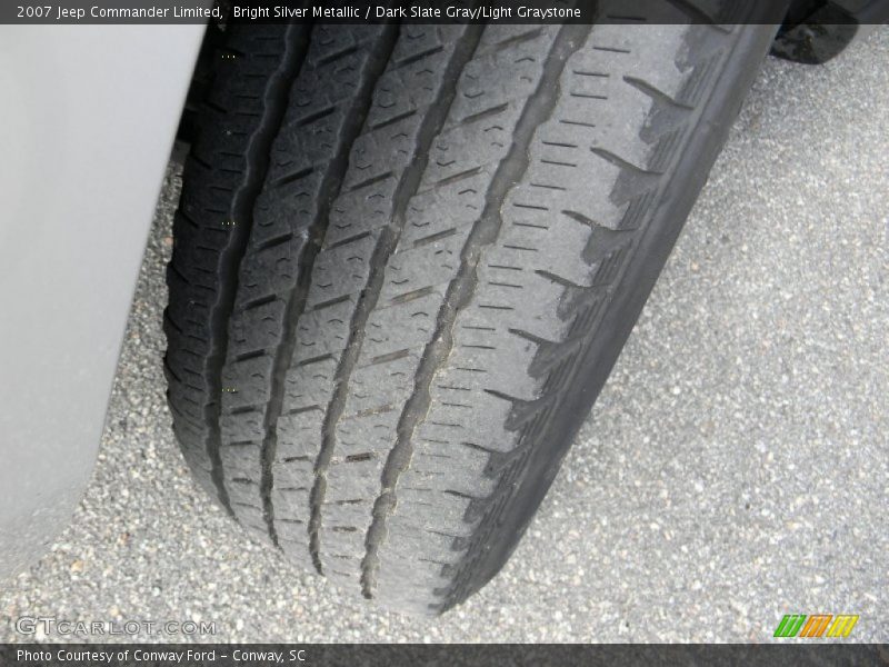 Bright Silver Metallic / Dark Slate Gray/Light Graystone 2007 Jeep Commander Limited