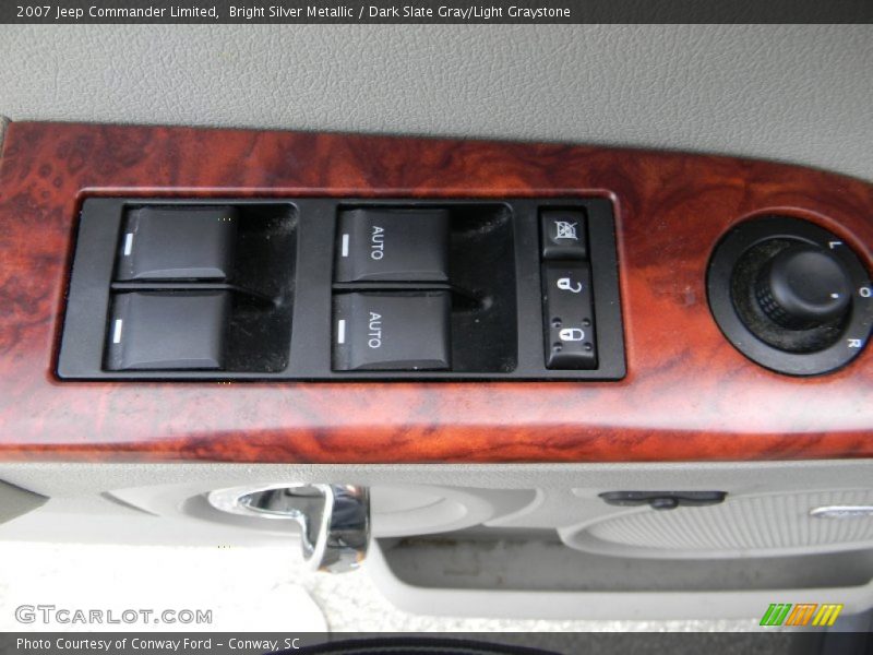 Bright Silver Metallic / Dark Slate Gray/Light Graystone 2007 Jeep Commander Limited