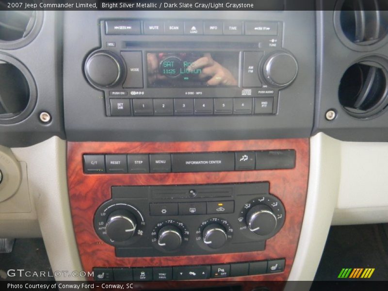 Bright Silver Metallic / Dark Slate Gray/Light Graystone 2007 Jeep Commander Limited