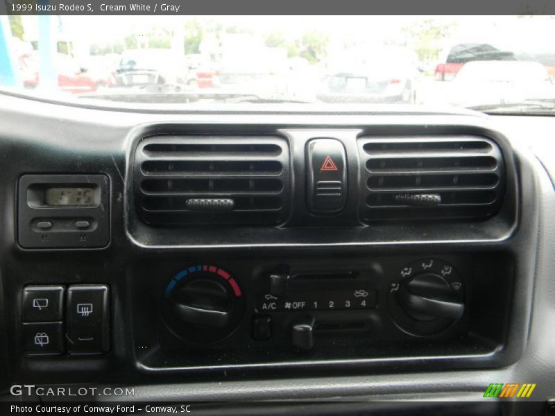 Cream White / Gray 1999 Isuzu Rodeo S