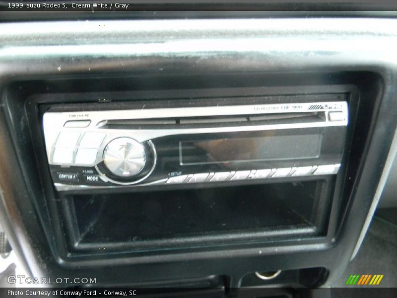 Cream White / Gray 1999 Isuzu Rodeo S