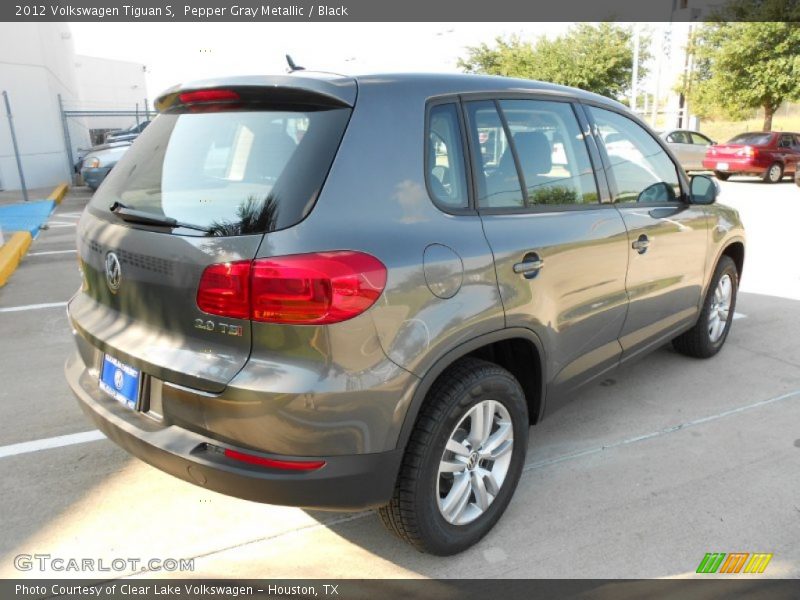 Pepper Gray Metallic / Black 2012 Volkswagen Tiguan S