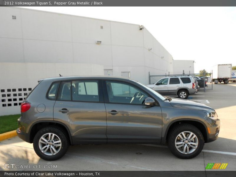 Pepper Gray Metallic / Black 2012 Volkswagen Tiguan S