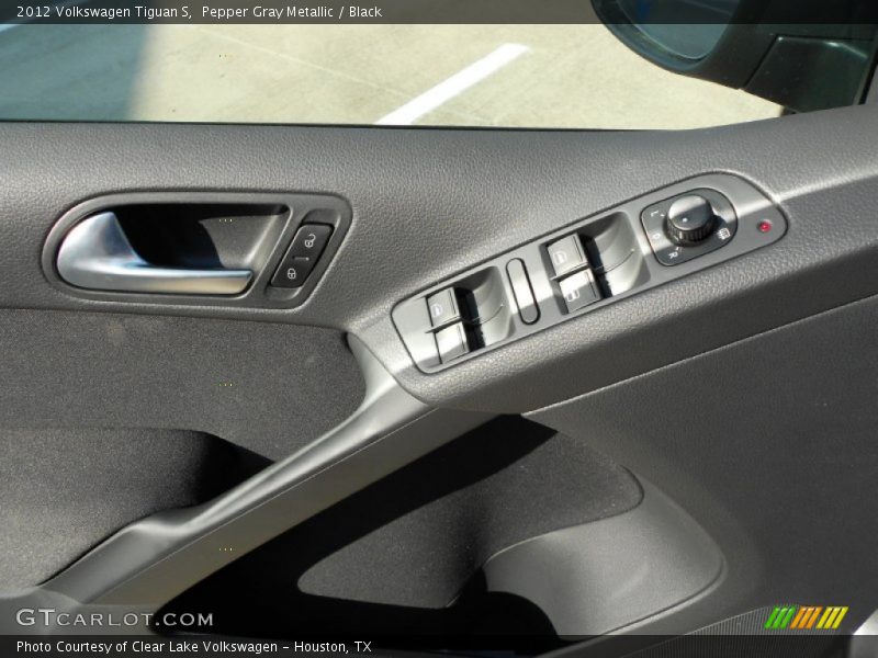 Pepper Gray Metallic / Black 2012 Volkswagen Tiguan S