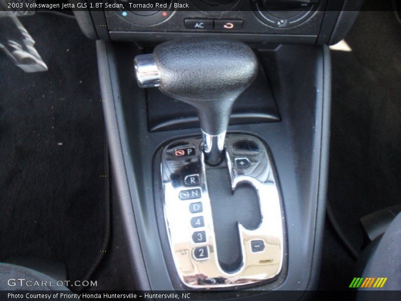 Tornado Red / Black 2003 Volkswagen Jetta GLS 1.8T Sedan
