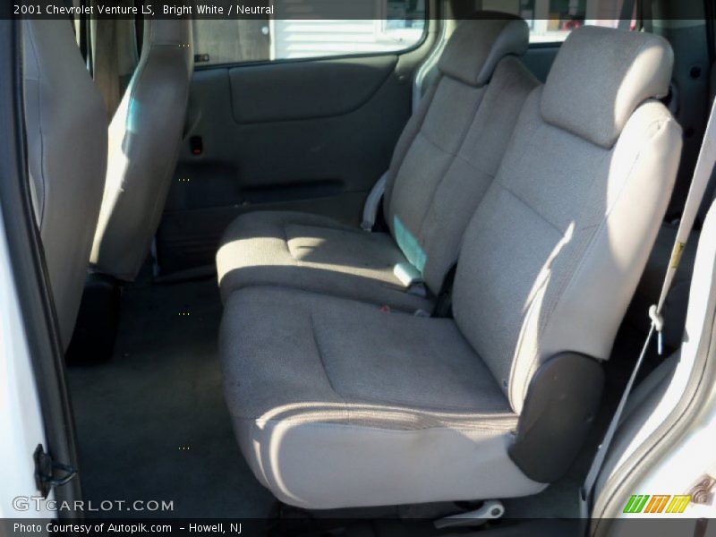 Bright White / Neutral 2001 Chevrolet Venture LS