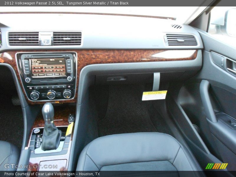 Tungsten Silver Metallic / Titan Black 2012 Volkswagen Passat 2.5L SEL