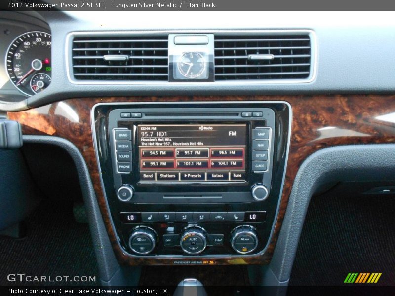 Controls of 2012 Passat 2.5L SEL