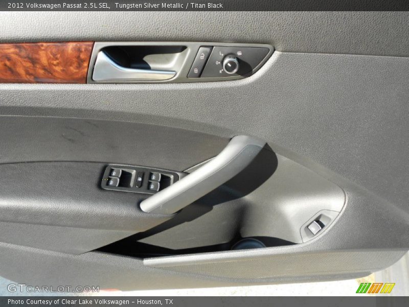 Tungsten Silver Metallic / Titan Black 2012 Volkswagen Passat 2.5L SEL