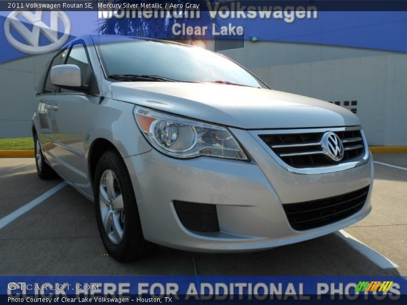 Mercury Silver Metallic / Aero Gray 2011 Volkswagen Routan SE