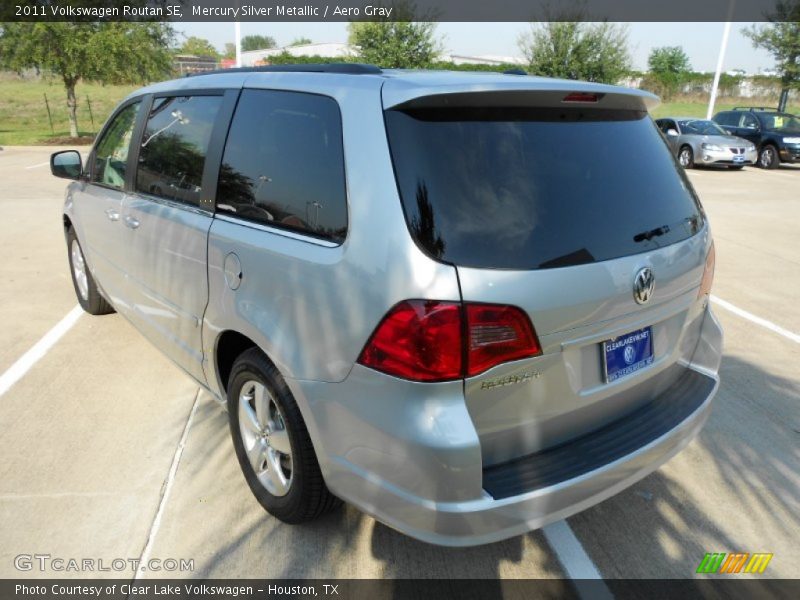 Mercury Silver Metallic / Aero Gray 2011 Volkswagen Routan SE
