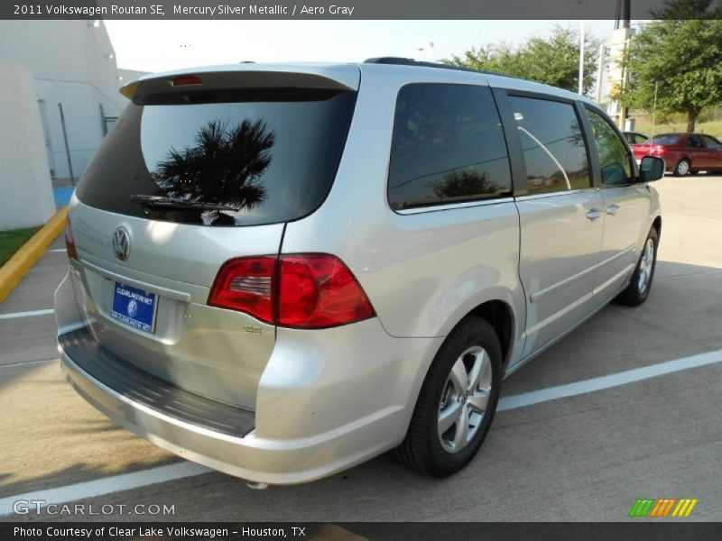 Mercury Silver Metallic / Aero Gray 2011 Volkswagen Routan SE