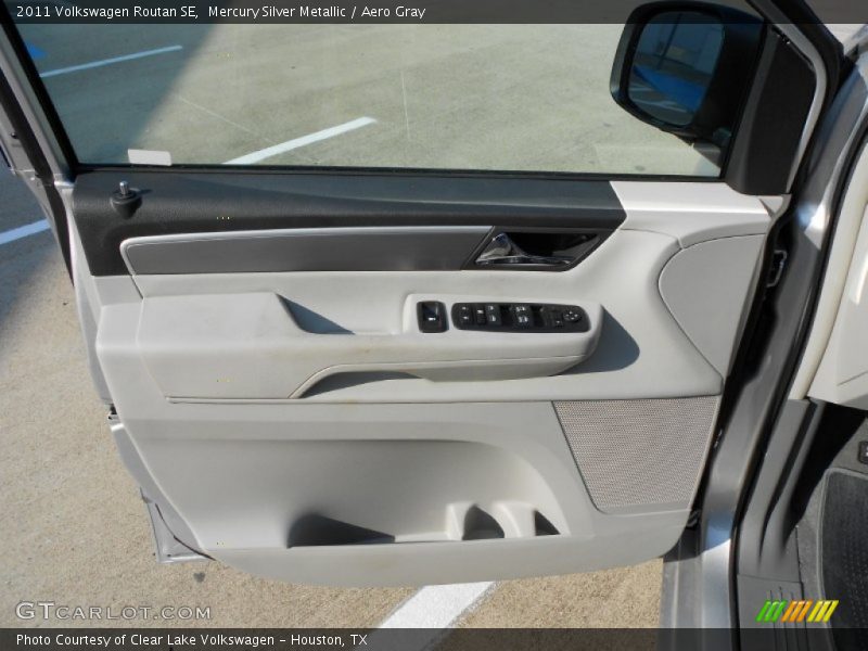 Mercury Silver Metallic / Aero Gray 2011 Volkswagen Routan SE