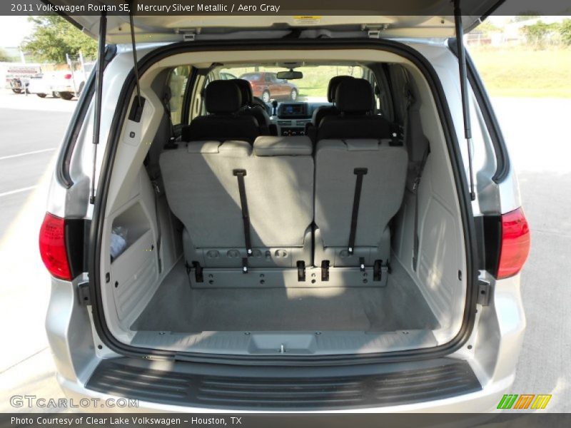 Mercury Silver Metallic / Aero Gray 2011 Volkswagen Routan SE