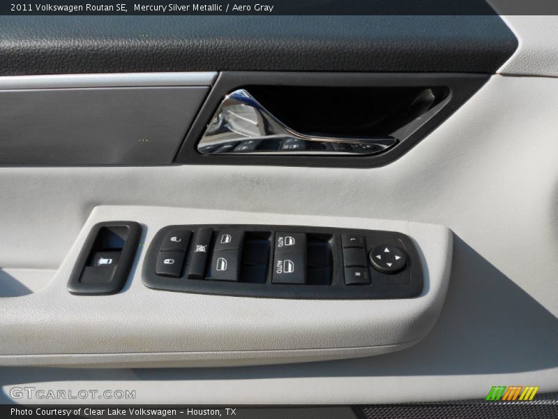 Mercury Silver Metallic / Aero Gray 2011 Volkswagen Routan SE