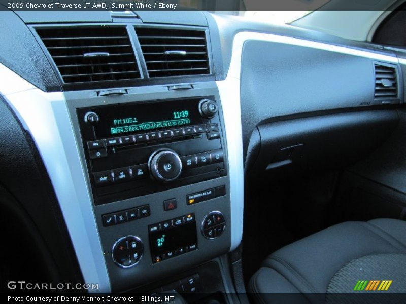 Summit White / Ebony 2009 Chevrolet Traverse LT AWD