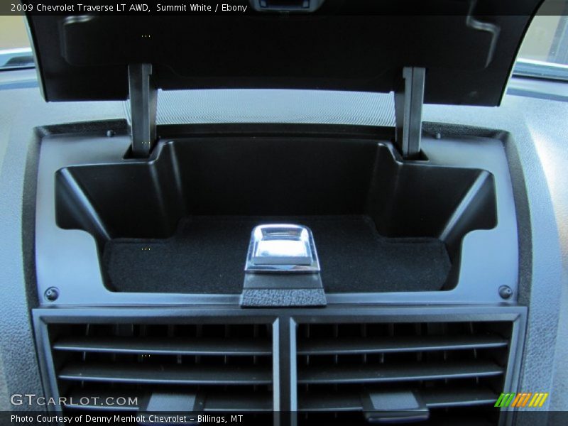 Summit White / Ebony 2009 Chevrolet Traverse LT AWD