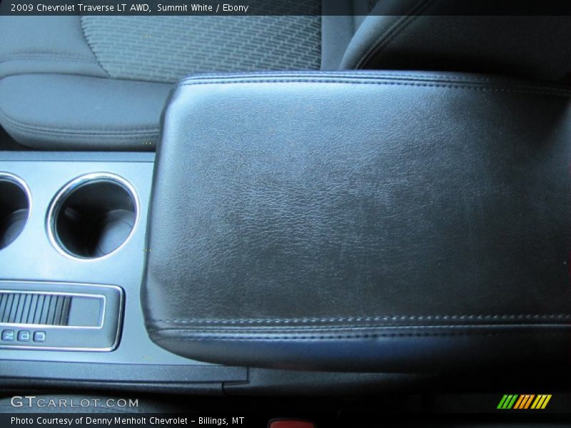 Summit White / Ebony 2009 Chevrolet Traverse LT AWD