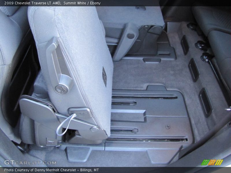 Summit White / Ebony 2009 Chevrolet Traverse LT AWD