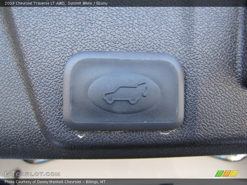Summit White / Ebony 2009 Chevrolet Traverse LT AWD
