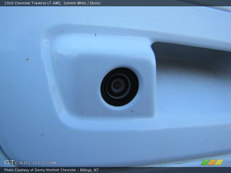 Summit White / Ebony 2009 Chevrolet Traverse LT AWD