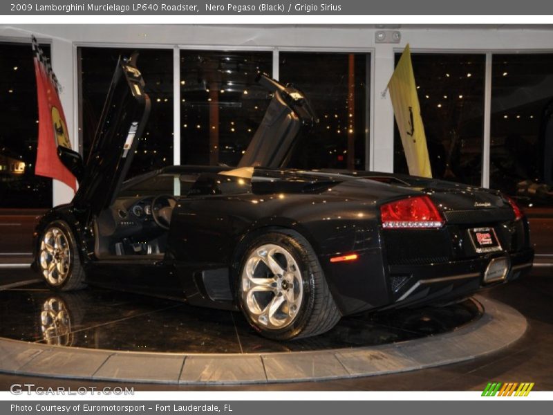  2009 Murcielago LP640 Roadster Nero Pegaso (Black)