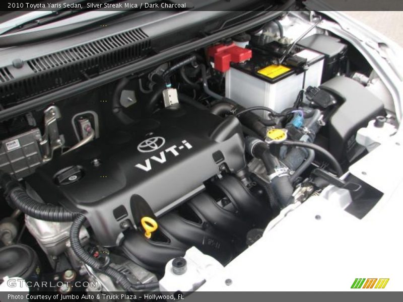 Silver Streak Mica / Dark Charcoal 2010 Toyota Yaris Sedan