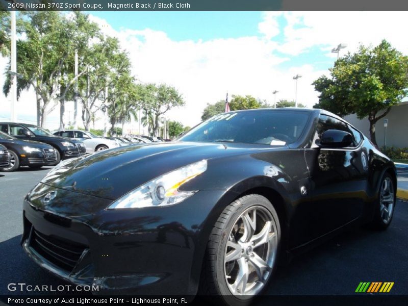 Magnetic Black / Black Cloth 2009 Nissan 370Z Sport Coupe