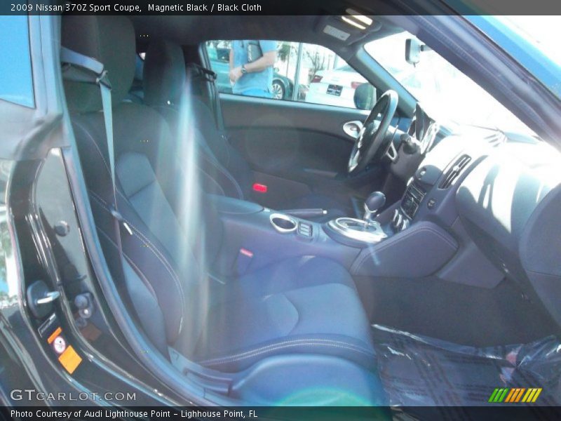 Magnetic Black / Black Cloth 2009 Nissan 370Z Sport Coupe