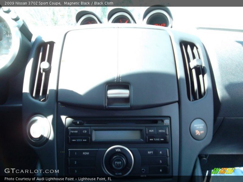 Magnetic Black / Black Cloth 2009 Nissan 370Z Sport Coupe