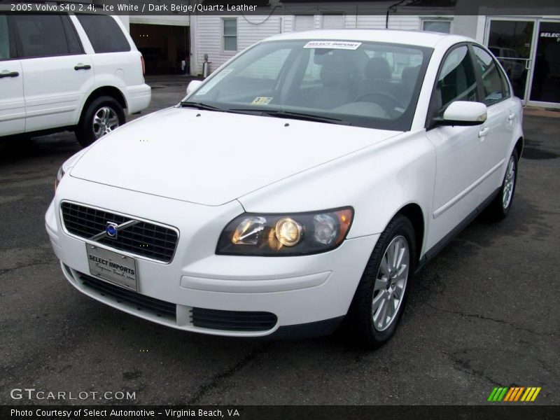 Ice White / Dark Beige/Quartz Leather 2005 Volvo S40 2.4i