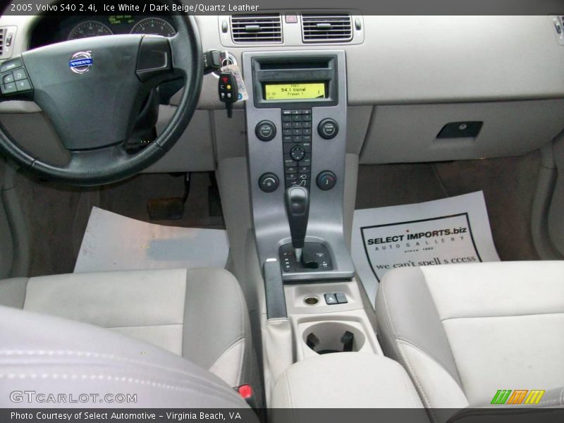 Ice White / Dark Beige/Quartz Leather 2005 Volvo S40 2.4i