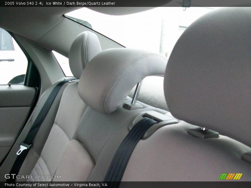 Ice White / Dark Beige/Quartz Leather 2005 Volvo S40 2.4i