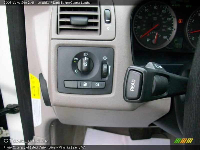 Ice White / Dark Beige/Quartz Leather 2005 Volvo S40 2.4i