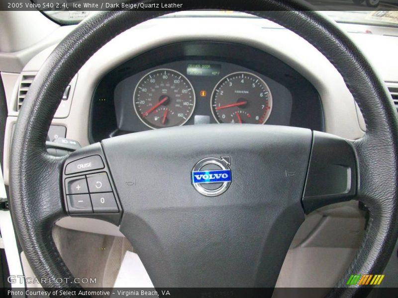 Ice White / Dark Beige/Quartz Leather 2005 Volvo S40 2.4i
