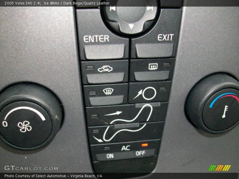 Ice White / Dark Beige/Quartz Leather 2005 Volvo S40 2.4i