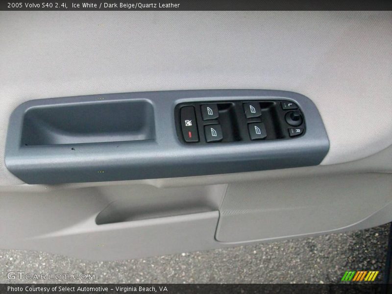 Ice White / Dark Beige/Quartz Leather 2005 Volvo S40 2.4i