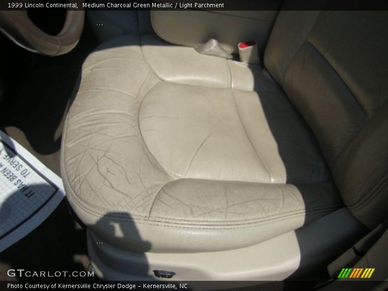 Medium Charcoal Green Metallic / Light Parchment 1999 Lincoln Continental