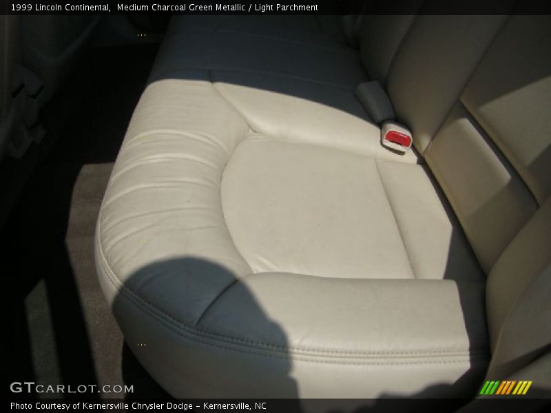 Medium Charcoal Green Metallic / Light Parchment 1999 Lincoln Continental