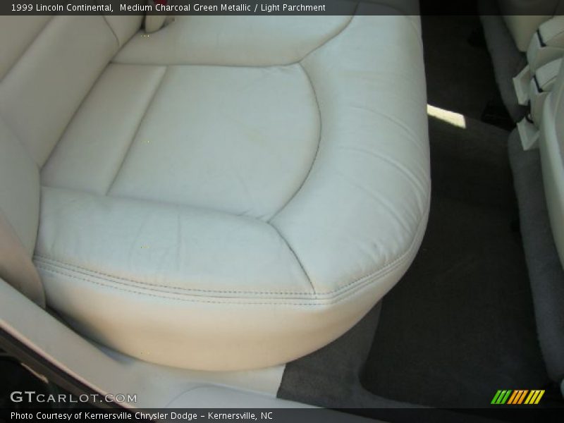 Medium Charcoal Green Metallic / Light Parchment 1999 Lincoln Continental