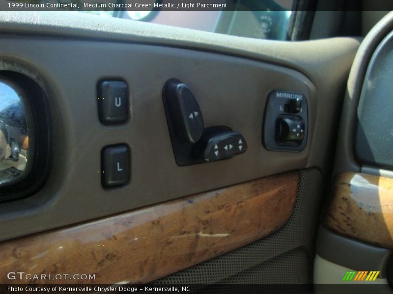 Medium Charcoal Green Metallic / Light Parchment 1999 Lincoln Continental