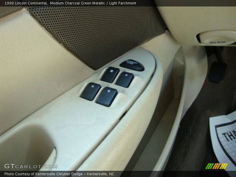 Medium Charcoal Green Metallic / Light Parchment 1999 Lincoln Continental
