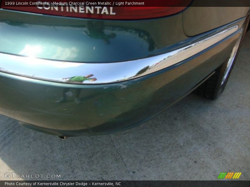 Medium Charcoal Green Metallic / Light Parchment 1999 Lincoln Continental