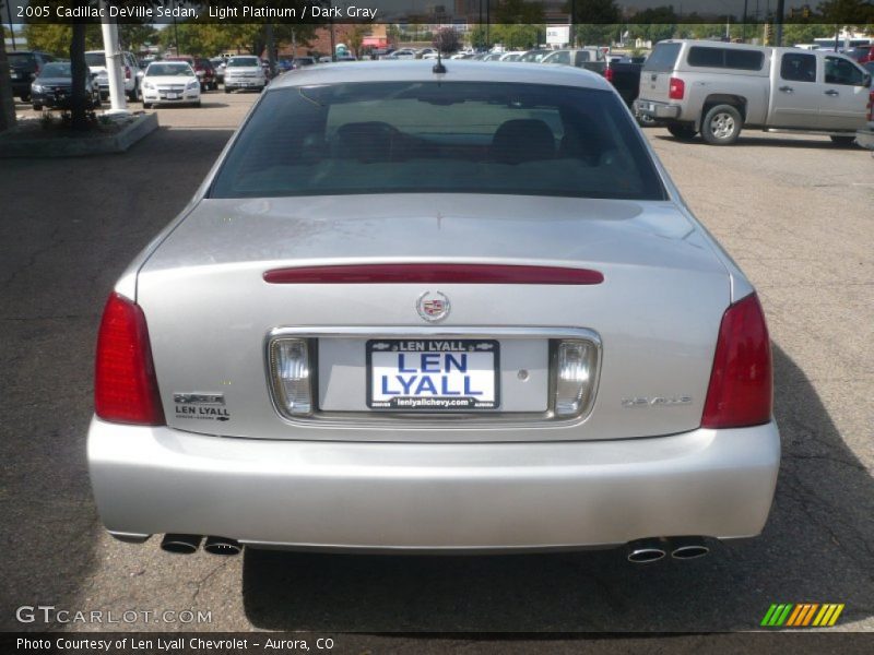 Light Platinum / Dark Gray 2005 Cadillac DeVille Sedan