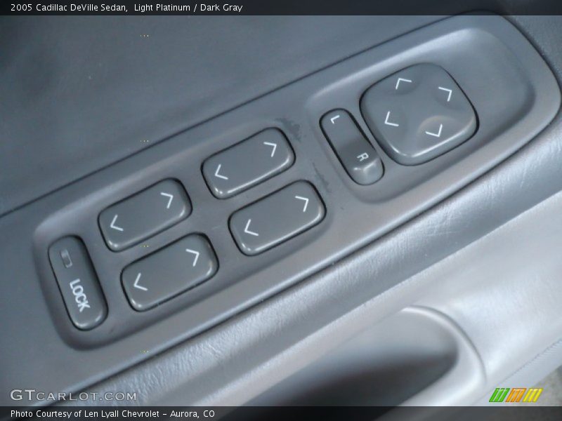 Light Platinum / Dark Gray 2005 Cadillac DeVille Sedan