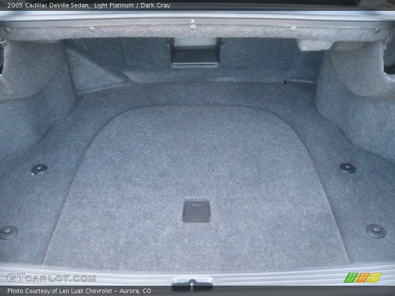 Light Platinum / Dark Gray 2005 Cadillac DeVille Sedan