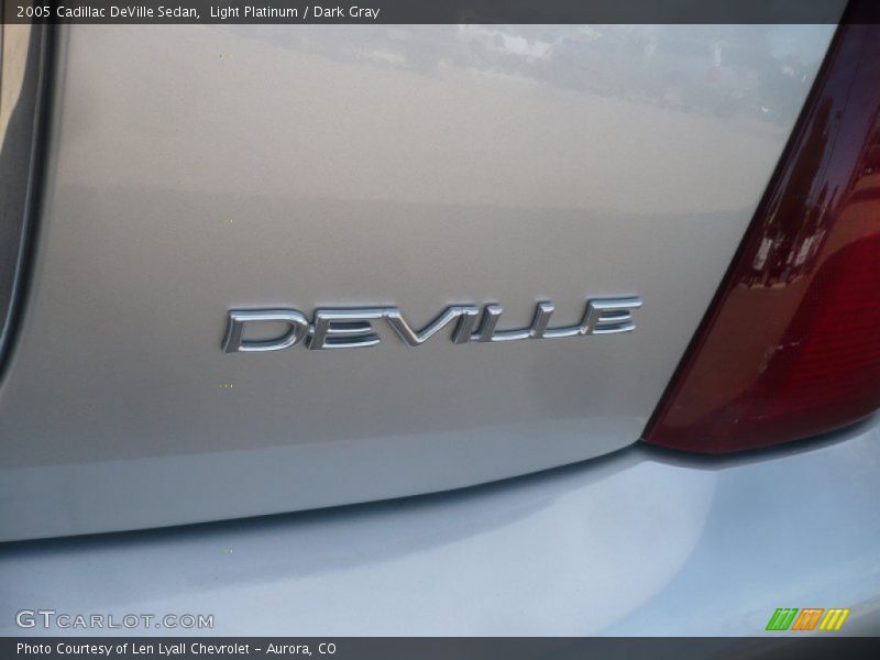 Light Platinum / Dark Gray 2005 Cadillac DeVille Sedan