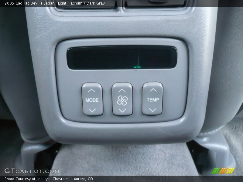Light Platinum / Dark Gray 2005 Cadillac DeVille Sedan