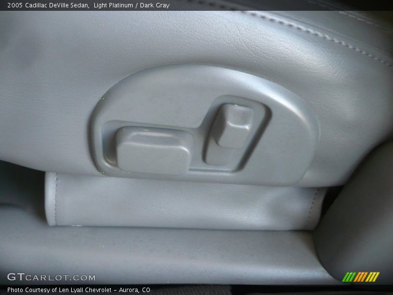 Light Platinum / Dark Gray 2005 Cadillac DeVille Sedan
